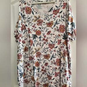 Cream floral tee 4x
